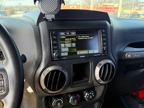 Used 2014 Jeep Wrangler Unlimited Sport AWD/4WD image 19