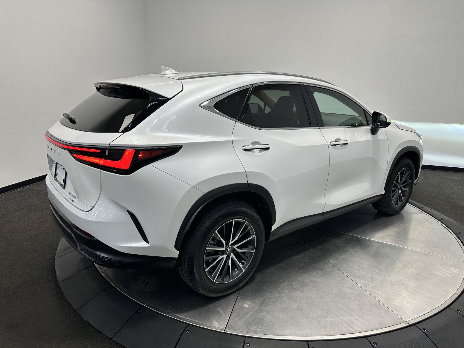 Used 2024 Lexus NX 350 AWD image 7