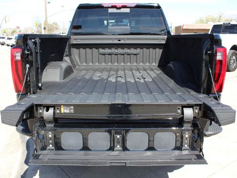 Used 2024 GMC Sierra 3500 Denali w/ Denali Reserve Package AWD/4WD image 46