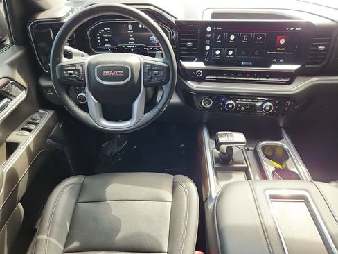 Used 2022 GMC Sierra 1500 SLT w/ SLT Convenience Package AWD/4WD image 4