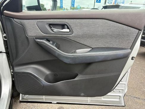 Certified 2023 Nissan Rogue SV image 27