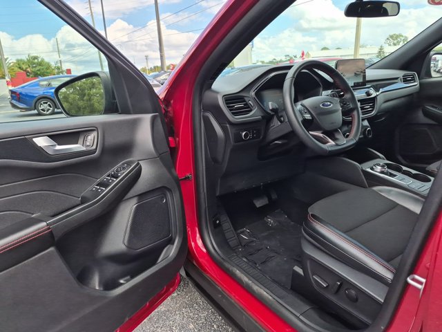 Used 2025 Ford Escape ST-Line FWD image 11