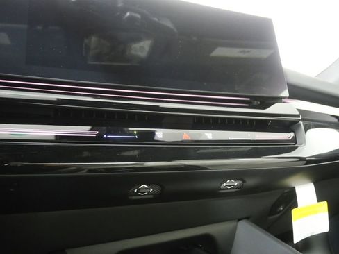 New 2026 BMW 530i xDrive w/ Premium Package image 22