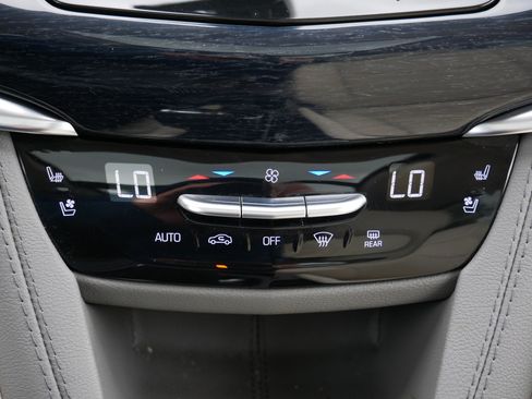 Certified 2024 Cadillac XT6 Premium Luxury w/ LPO, Floor Liner Package AWD/4WD image 31