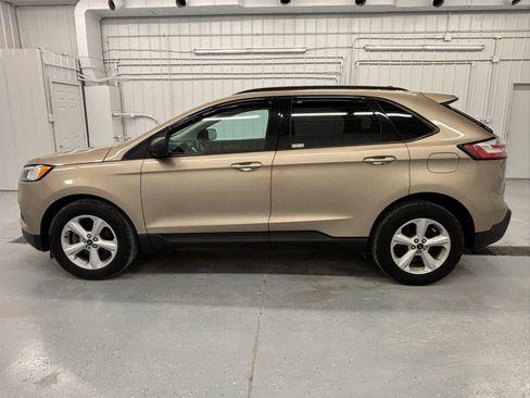 Used 2020 Ford Edge SE w/ Cargo Accessory Package FWD image 8