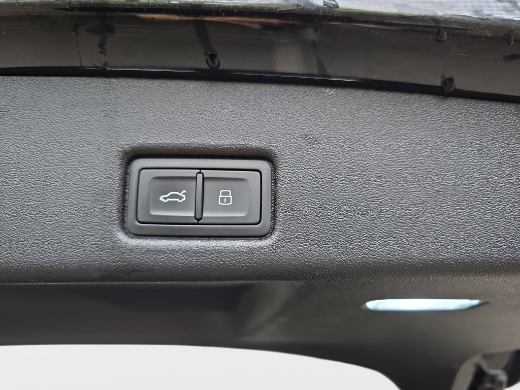 Used 2025 Audi Q5 Premium w/ Convenience Package AWD/4WD image 16