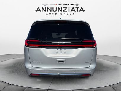 New 2026 Chrysler Pacifica Select