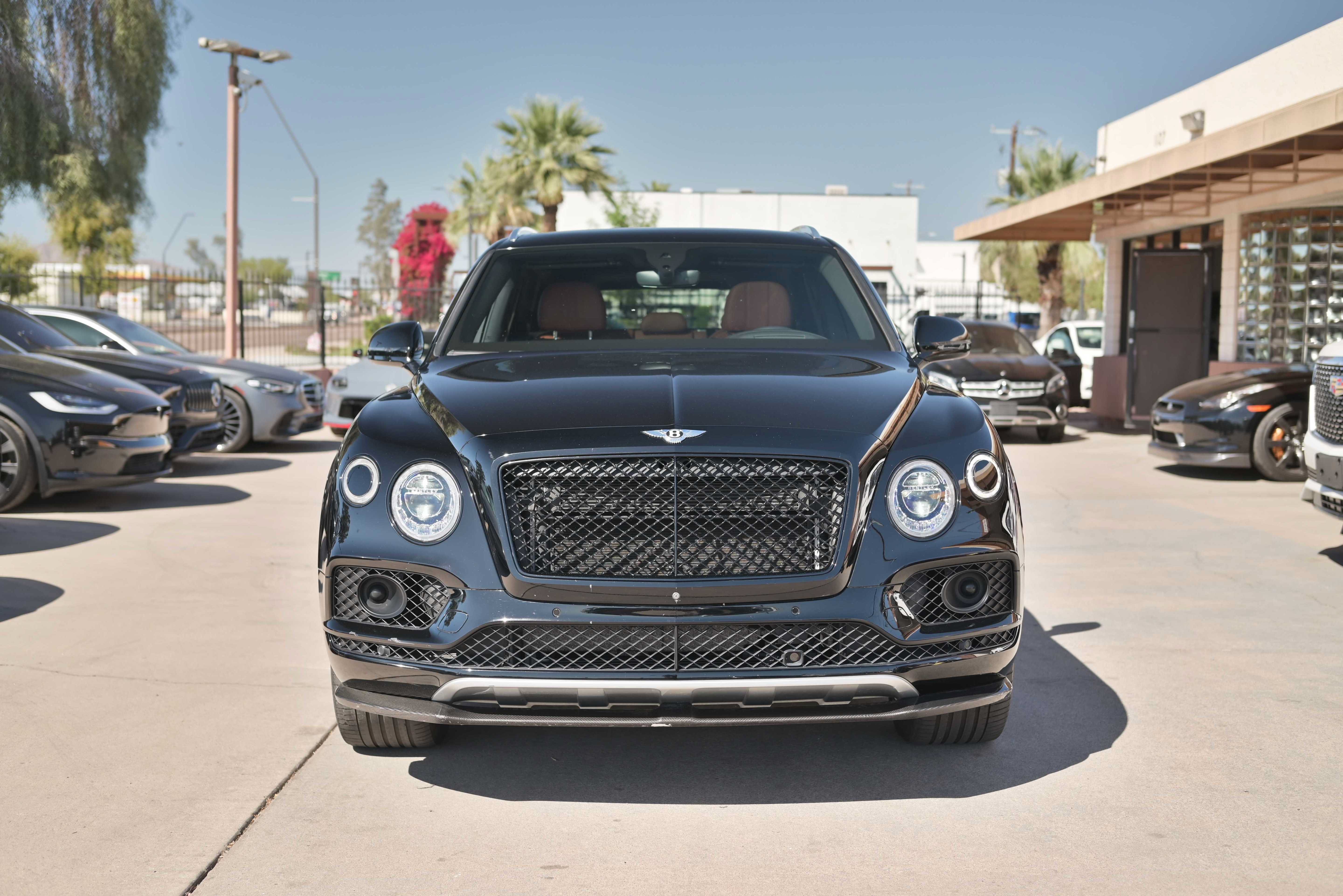 Used 2018 Bentley Bentayga AWD/4WD image 2