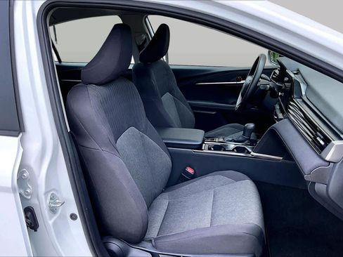 Used 2025 Toyota Camry LE FWD image 8