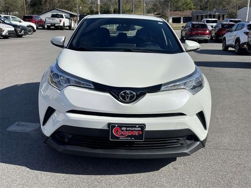 Used 2018 Toyota C-HR XLE image 7