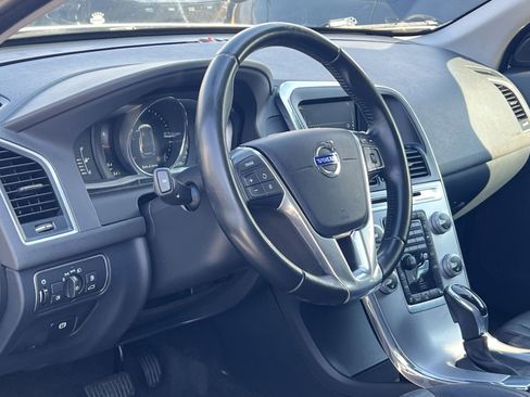 Used 2017 Volvo XC60 T6 Dynamic w/ Preferred Option Package image 12