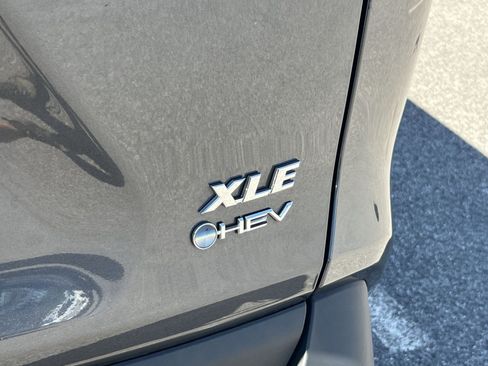 Used 2025 Toyota RAV4 XLE AWD/4WD image 25