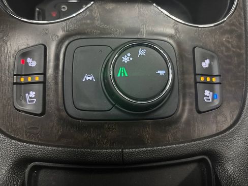 Used 2023 GMC Acadia Denali w/ Denali Ultimate Package FWD image 30