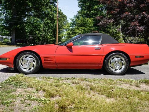 Used 1994 Chevrolet Corvette Convertible RWD image 15