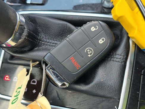 Used 2025 Jeep Compass Limited AWD/4WD image 13