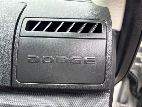 Used 2010 Dodge Avenger SXT FWD image 27