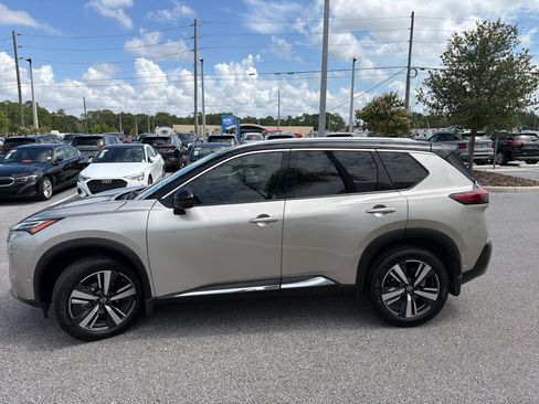 Used 2021 Nissan Rogue Platinum FWD image 4
