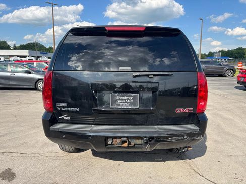 Used 2007 GMC Yukon SLT w/ SLT Preferred Equipment Group AWD/4WD image 4