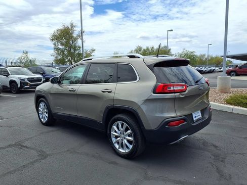 Used 2017 Jeep Cherokee Limited FWD image 13