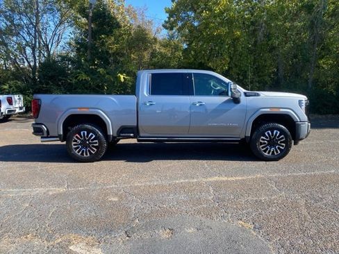 New 2026 GMC Sierra 2500 Denali Ultimate image 8