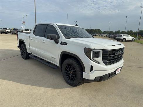 Used 2023 GMC Sierra 1500 Elevation AWD/4WD image 2
