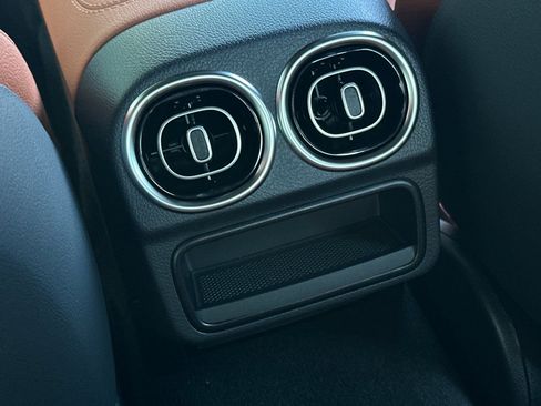 New 2025 Mercedes-Benz C 300 4MATIC Sedan image 23