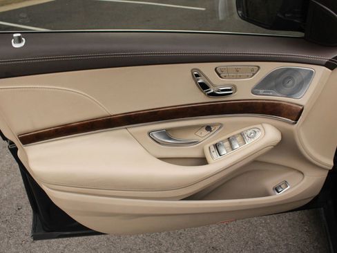 Used 2015 Mercedes-Benz S 550 Sedan image 15