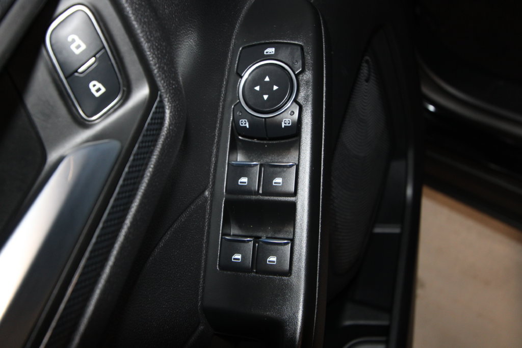 Used 2025 Ford Escape ST-Line Select AWD/4WD image 6