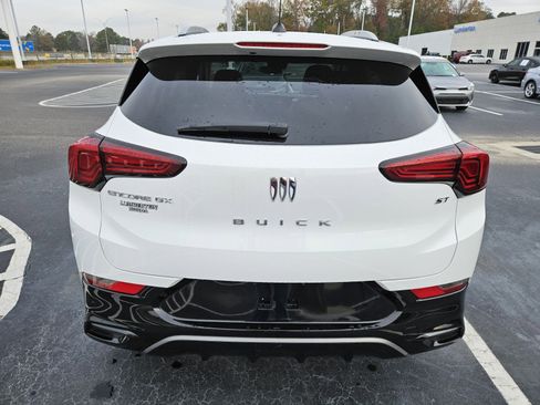 Used 2024 Buick Encore GX Sport Touring w/ Comfort Package image 6