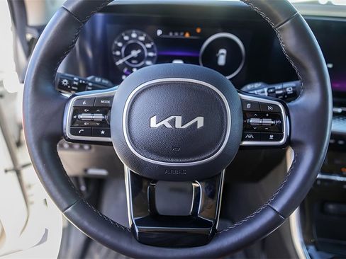 Used 2023 Kia Carnival SX Prestige image 12