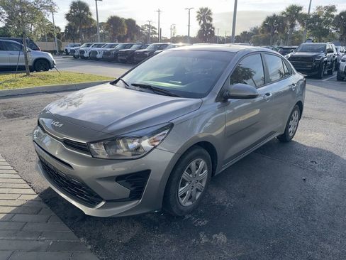 Used 2023 Kia Rio S image 3