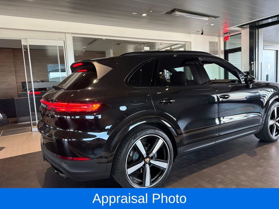 Certified 2026 Porsche Cayenne AWD/4WD image 8