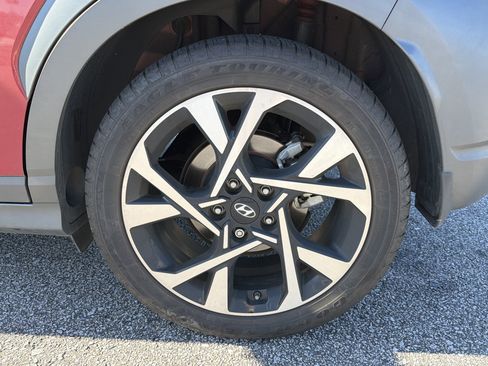 Used 2022 Hyundai Kona Limited FWD image 10