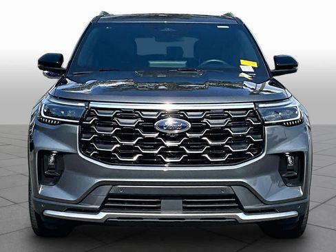 Used 2025 Ford Explorer Platinum w/ Ultimate Package RWD image 4