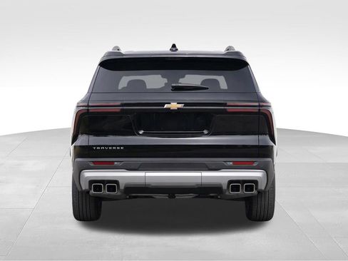 Used 2026 Chevrolet Traverse LT w/ Driver Confidence Package FWD image 7