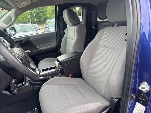 Used 2022 Toyota Tacoma SR5 AWD/4WD image 33