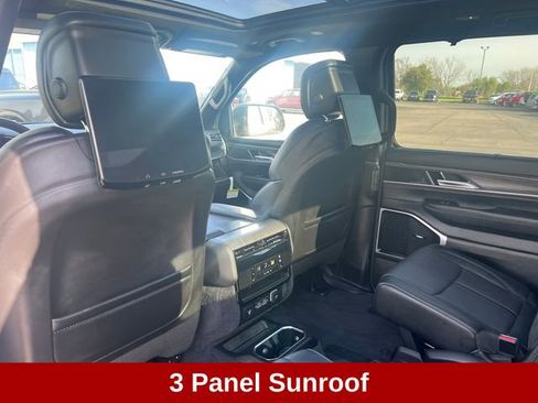 Used 2024 Jeep Wagoneer L Series III w/ Premium Group I AWD/4WD image 10