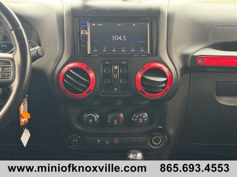 Used 2021 Jeep Wrangler Unlimited Rubicon AWD/4WD image 37