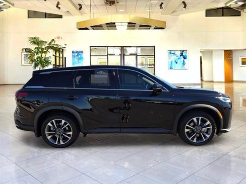 Certified 2026 INFINITI QX60 Pure w/ Cargo Package AWD/4WD image 4