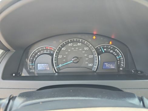 Used 2014 Toyota Camry LE FWD image 16