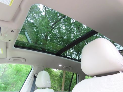 Used 2025 Volkswagen Atlas SE w/ Panoramic Sunroof Package AWD/4WD image 5