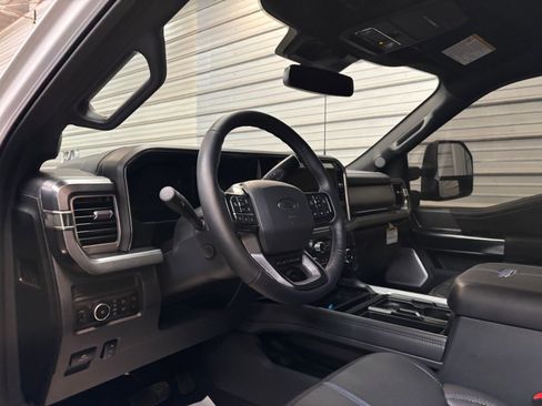 Used 2025 Ford F450 Platinum image 10