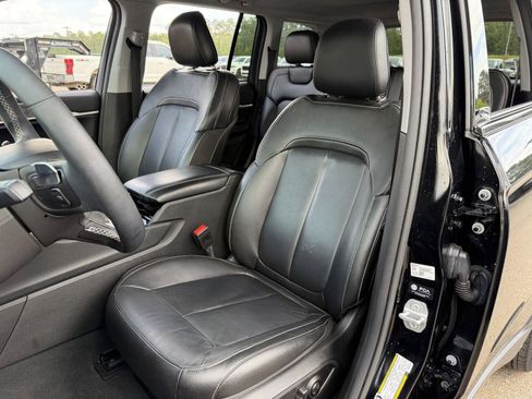 Certified 2023 Jeep Grand Cherokee Limited AWD/4WD image 17