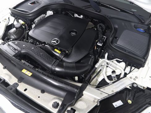 Used 2022 Mercedes-Benz GLC 300 4MATIC w/ Driver Assistance Package image 20