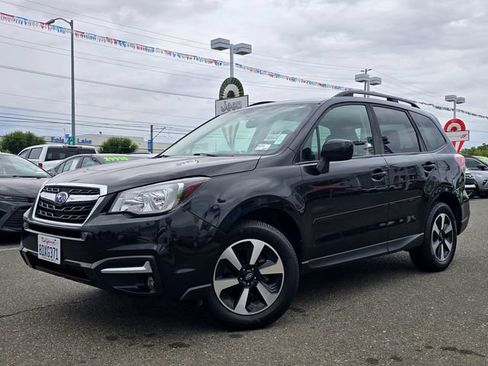Used 2018 Subaru Forester 2.5i Premium AWD/4WD image 3