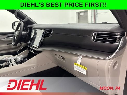 New 2026 Jeep Grand Wagoneer 4WD image 21