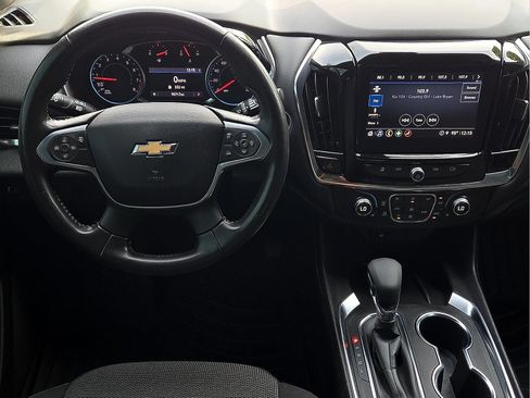 Used 2022 Chevrolet Traverse LT FWD image 13