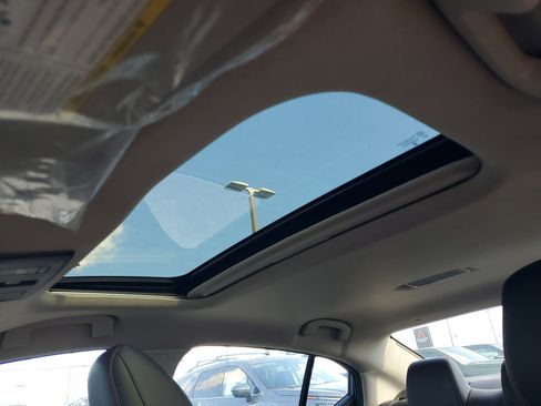 New 2025 Nissan Sentra SR w/ SR Premium Package image 19