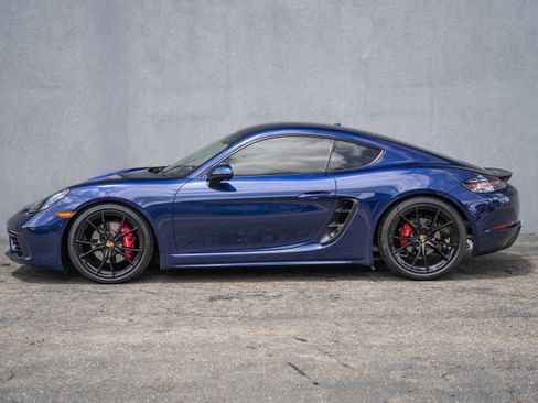 Used 2025 Porsche 718 Cayman S RWD image 2