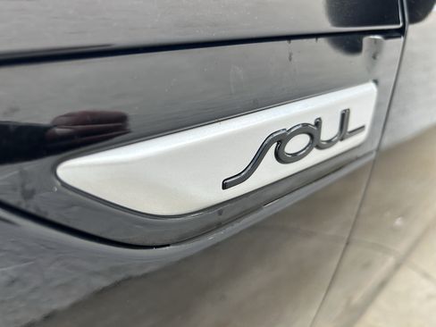 Used 2018 Kia Soul w/ Convenience Package FWD image 9